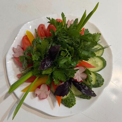 Ассорти из свежих овощей в Гостиный дворик по цене 470 ₽