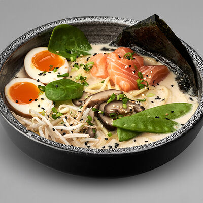 Рамен сливочный с мисо и лососем в Gaijin по цене 880 ₽