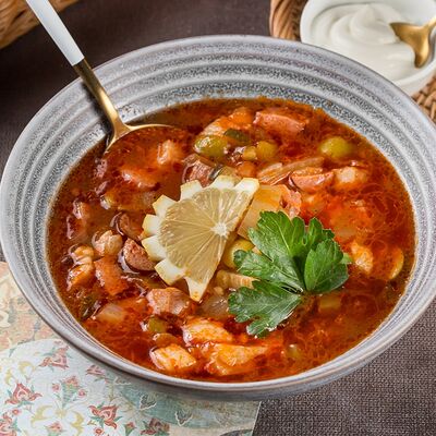 Солянка сборная мясная в Империя по цене 560
