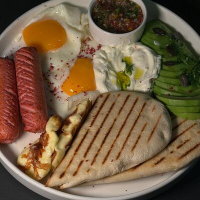 Дубайсикй завтрак в Berberry & ptichka по цене 650 ₽