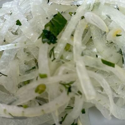 Лук маринованныйв Секрет Огонька по цене 40 ₽