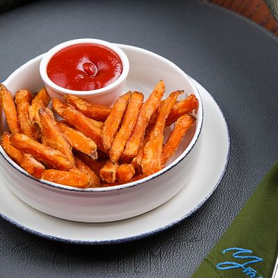 Батат фри в Утомленные солнцем по цене 360 ₽