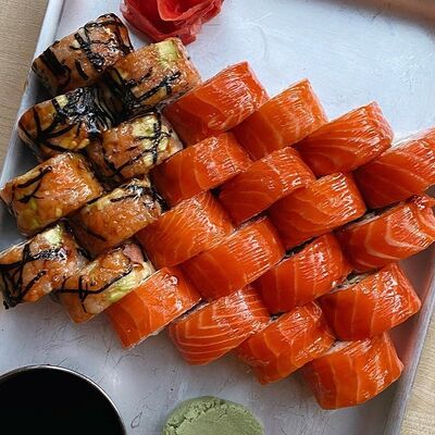 Ролл бокс №1 в Da Sushi по цене 70 р.