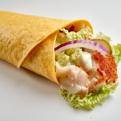 Фиш-ролл в Братья Чарзи по цене 459 ₽