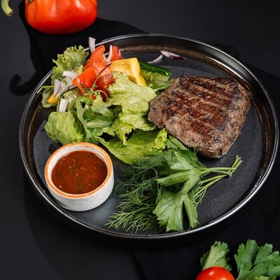 Стейк из говядины в РАХАТ по цене 1070 ₽