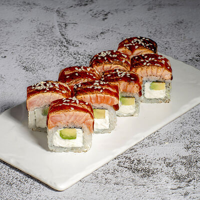 Ролл опалённый лосось 8 шт в Corneli Pizza по цене 799 ₽