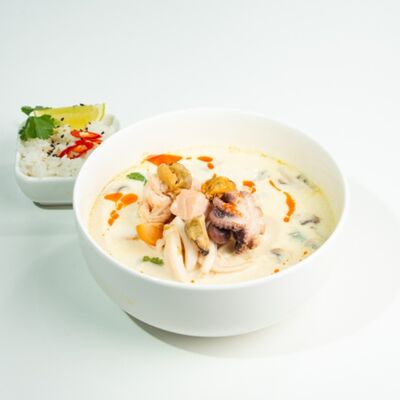 Том кха с морепродуктами в ЁБИСАН по цене 1409 ₽