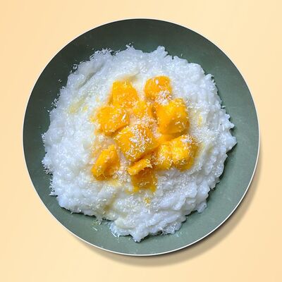 Рисовая каша с кокосовым молоком и манго в Коко Point по цене 340 ₽