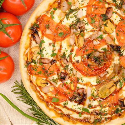 Морская симфония в Food74 Court Суши Пицца по цене 1090 ₽