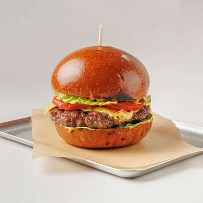 Фирменный Бургер в Buana cafe по цене 980 ₽