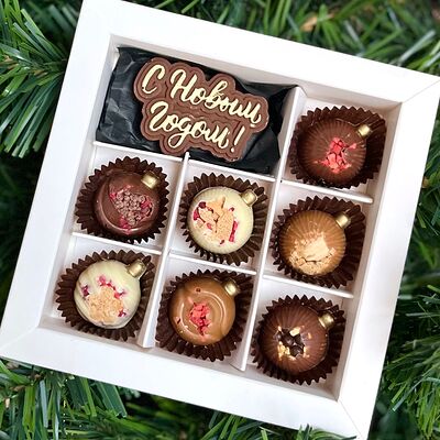 Набор конфет С Новым годом в Lipatik sweets по цене 1490 ₽