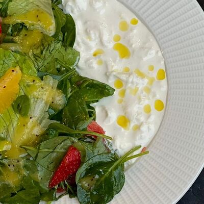 ПП салат фруктово-ягодный со страчателлой в Berberry & ptichka по цене 699 ₽