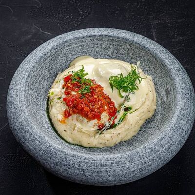 Котлеты из индейки с трюфельным пюре и сальсой из вяленых томатов в MEAT HAPPENS BBQ по цене 999 ₽