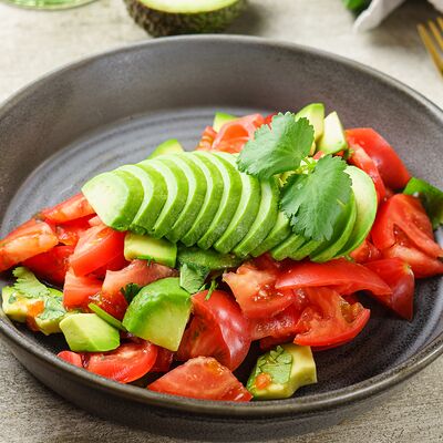 Овощной салат с авокадо в Галата по цене 690 ₽