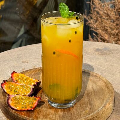  Лимонад манго-маракуйя в По кофе по цене 290 ₽