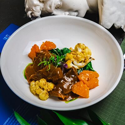 Говяжьи щечки с мангольдом в KEFI greek kitchen по цене 1300 ₽