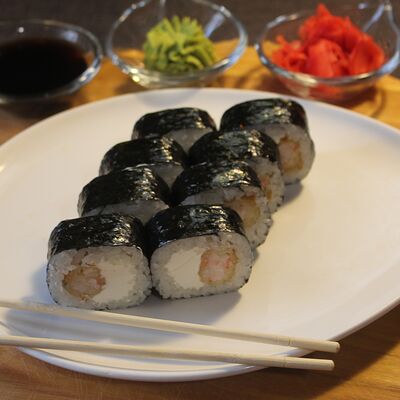 Роллы Креветка в темпуре в Ямато по цене 550 ₽