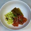 Тартар из лосося с печеным баклажаном, яблоком и огурцом в Гоголь по цене 820