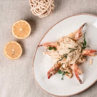 Фетучини с креветками в Adriano Leonardo по цене 840 ₽