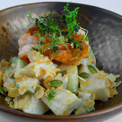 Салат с грушей и креветками в Мушу по цене 485