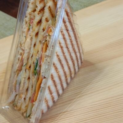 Сэндвич с курицей в Кафе-шашлычная по цене 220 ₽