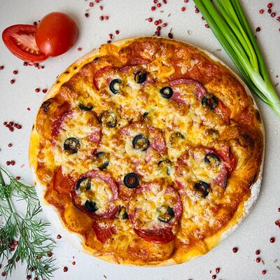 №10 Пицца Salami в Батон и булка по цене 476 ₽