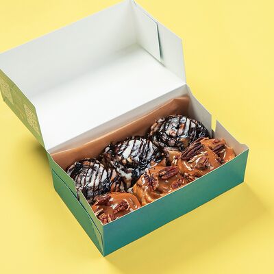 Комбо 6 мини (3 с шоколадом и 3 с карамелью и орехом пекан) в Bonwich по цене 1556 ₽