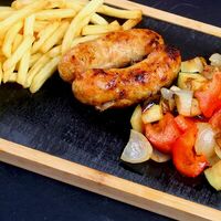 Колбаски гриль с овощами в Мясо гриль
