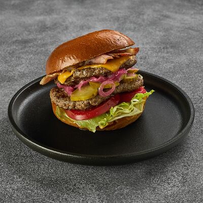 Бургер Мясной Домкрат в Holy Hotdoggers по цене 1180 ₽