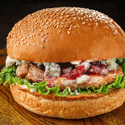 Гранд-бургер с индейкой Полет над гнездом кукушки в Досытаевский по цене 430 ₽