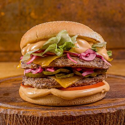 Бургер Мега Классик в The Rocket Bar по цене 690 ₽