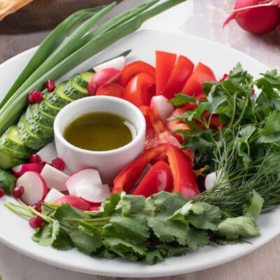 Овощное ассорти с зеленью в Хинкальня по цене 18 р.