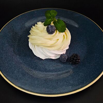 Десерт Анна Павлова в Байский по цене 490 ₽