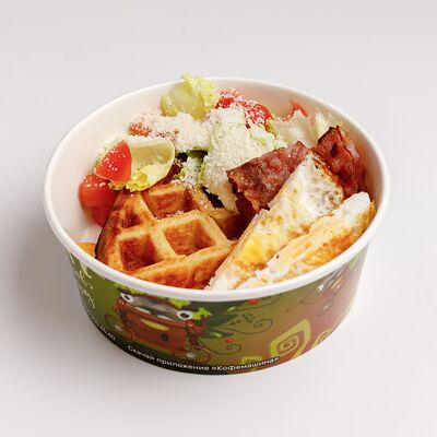 Картофельная вафля с яйцом и беконом в Coffee Machine по цене 600 ₽