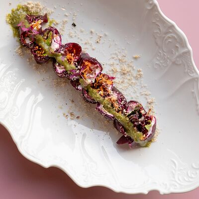 Карпаччо из свеклы с козьим сыром в Pioner по цене 690 ₽