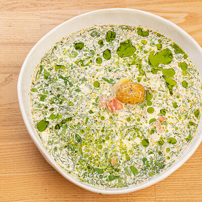 Сливочный суп с тунцом, лососем, томатами и картофелем конфи в 9/18 бистро по цене 890 ₽