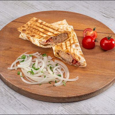 Люля из говядины в лаваше в Shamsi Hall по цене 280 ₽