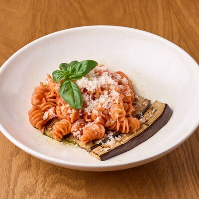 Паста с баклажаном и сыром скаморца в Клёво по цене 550 ₽