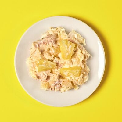 Салат с копченой грудкой с ананасом в Румян картофан по цене 102 ₽