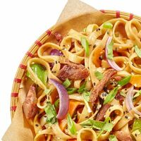 Вок с лапшой и говядиной в ДЕД ХО