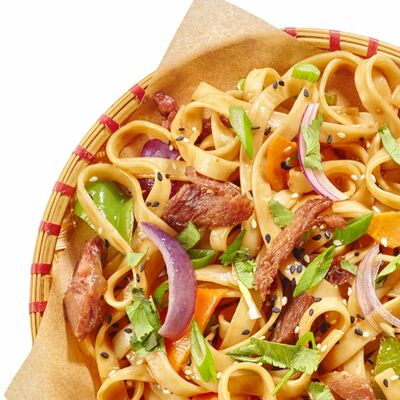 Вок с лапшой и говядиной в ДЕД ХО по цене 499 ₽