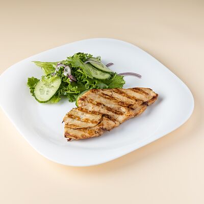 Курица гриль с салатным миксом в Шарики по цене 390 ₽