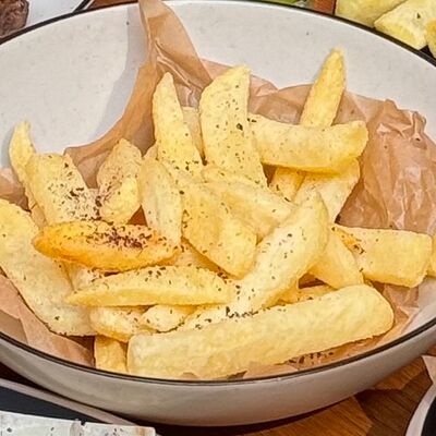 Картофель фри в Rossa presnya по цене 480 ₽