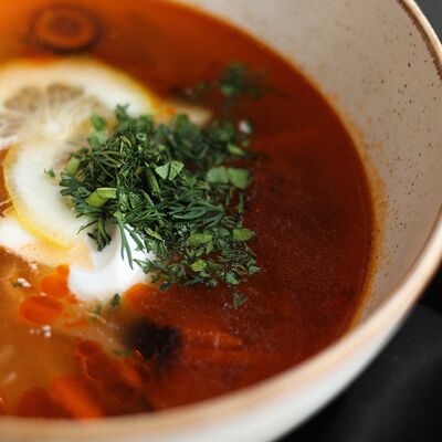 Солянкав Блиныпицца по цене 570 ₽