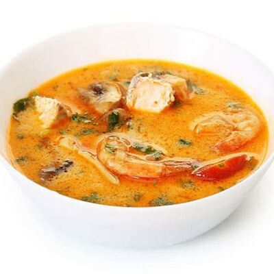 Том ям с креветкой и курицей в Добрый Шеф по цене 510 ₽