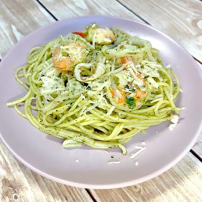 Паста Песто с креветками и кальмаром в ПиЦЦунда Море начинки по цене 660 ₽