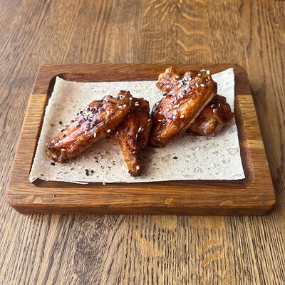 Крылышки BBQ в Campus Grill по цене 320 ₽