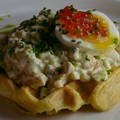 Картофельная вафля со скагеном в Camon Cafe по цене 890 ₽