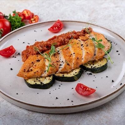 Куриная грудка пепероната в Refettorio по цене 800 ₽