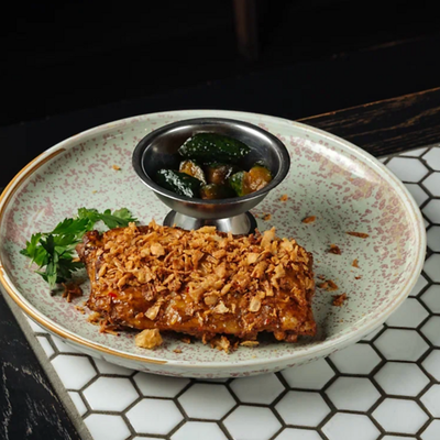 Свиные рёбра в соусе Чипотл в Waterzooi по цене 900 ₽